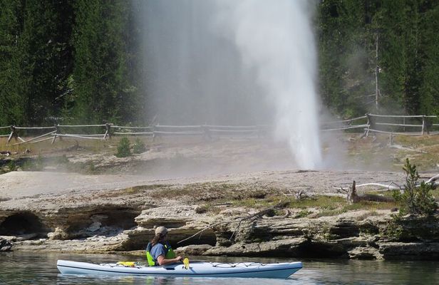 4-Hour Morning Kayak on Yellowstone Lake with Lunch