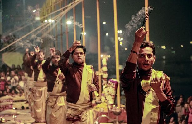 Evening Ganga Aarti Tour with Monu