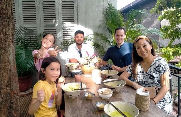 Siem Reap Authentic Evening Food Tour 100% By Local