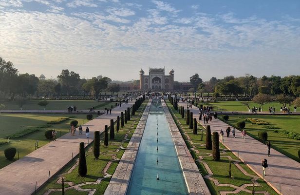 From Delhi Taj Mahal Full Day Round Trip by Private Car