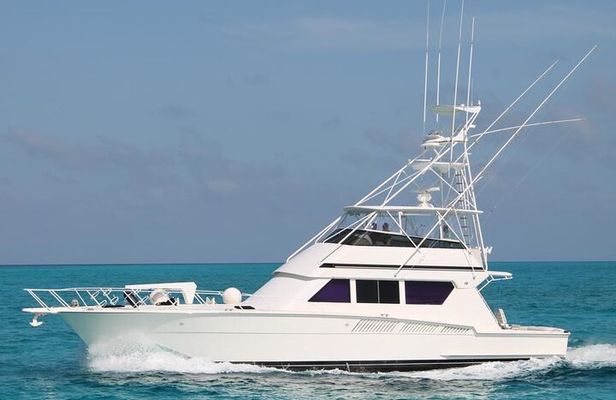 Biggest Luxury Yacht Boat Best in Cancun up to 28 pax