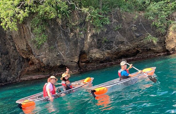 Crystal kayaking in St. Vincent - Siteseeing with Cass