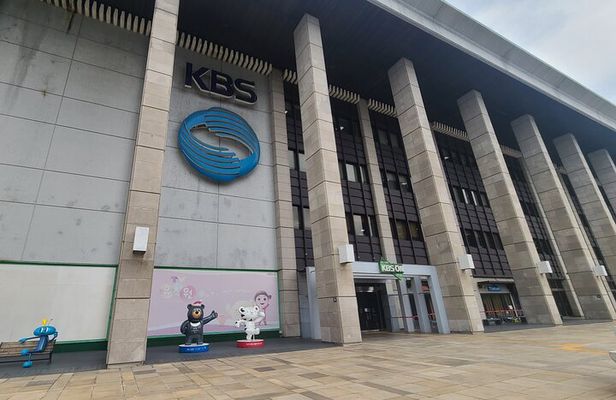 K-POP Fan One Day tour from Seoul