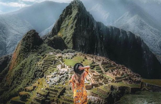 2-Day Tour: Sacred Valley and Machu Picchu by Panoramic Train