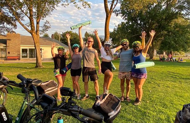 Kelowna E-Bike & Outdoor Yoga Experience