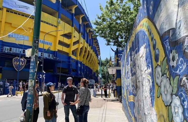3 Hours Private Street Art Tour in La Boca and Barracas