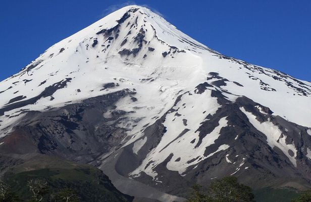 2-day guided ascent to Lanin volcano, from Pucón
