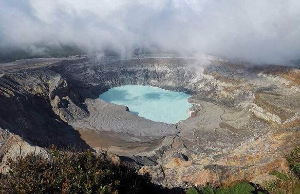 Poás Volcano, Coffee Plantation and La Paz Waterfall Gardens Tour