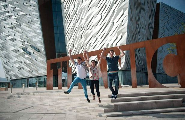 Titanic Experience and Giant's Causeway tour from Belfast
