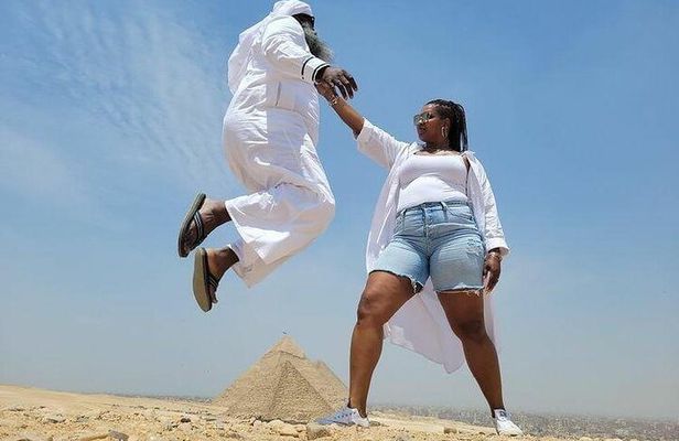 Egypt Layover from Cairo Intl Airport to Giza, Egyptian museum & market