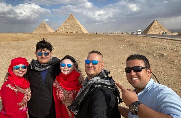 Egypt Shore tours to Giza Pyramids & Museum& bazaar from Alexandria or Port said