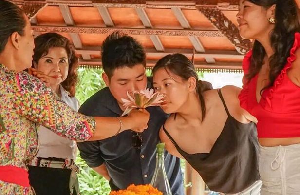 Natural body care class: Coconut, Spices, and Bali Flowers