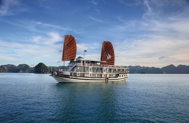 BOUTIQUE CRUISES Halong Bay 2 Days,1 Night Tour: Swimming,Caving, and Kayaking