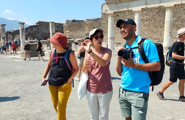 Pompeii Private Tour with expert local guide