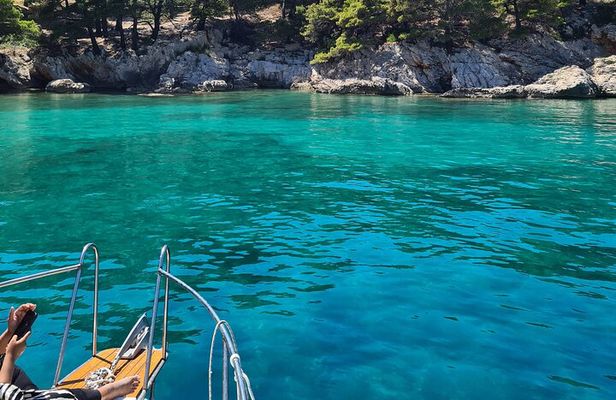 Private boat tour - caves, snorkeling, bays and beaches