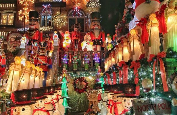 Dyker Heights - Brooklyn Christmas Houses Private Tour