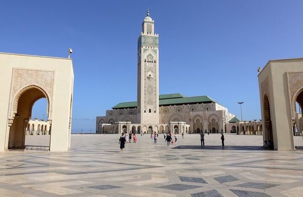 Casablanca’s Soul: Private Religious Tour & Hassan II Mosque 