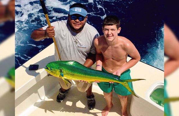 Private Luxury Fishing for 8 Hours in Cancun