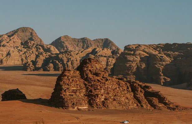 Full day Jeep Tour in Wadi Rum desert