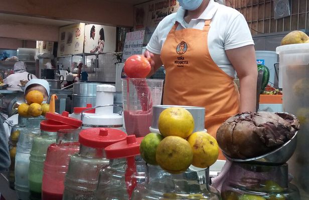 Private Tour in Quito with market, cable car, Guayasamín museum and chocolate tasting