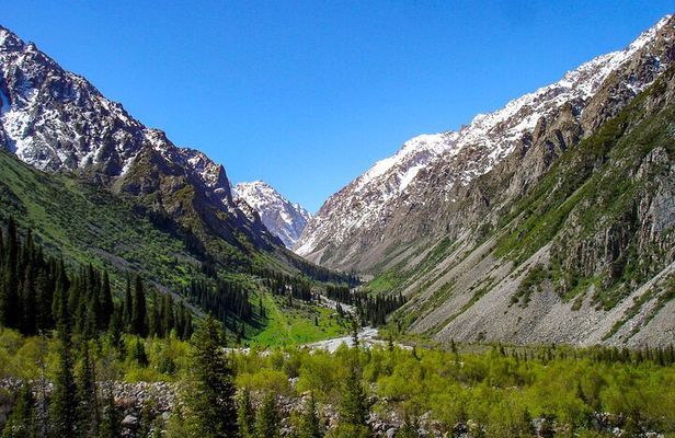 Essential Day Trip to Ala Archa National Park