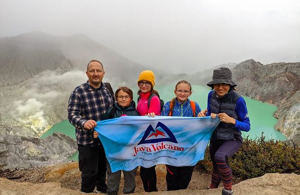 4D3N Ijen Crater,Papuma Beach, Tumpak Sewu Waterfal & Mount Bromo