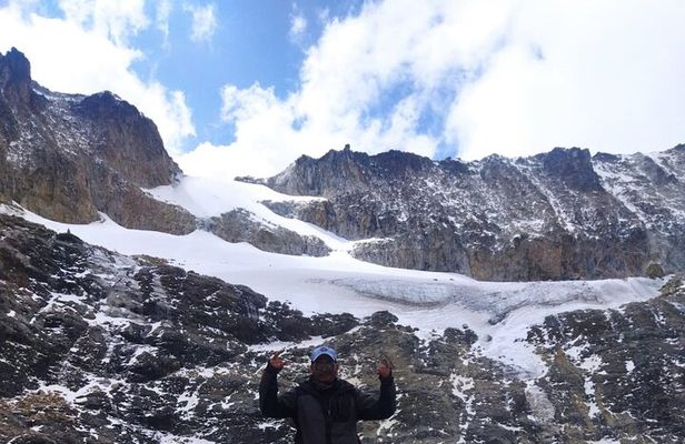 Charquini Mountain 5.390 meters La Paz