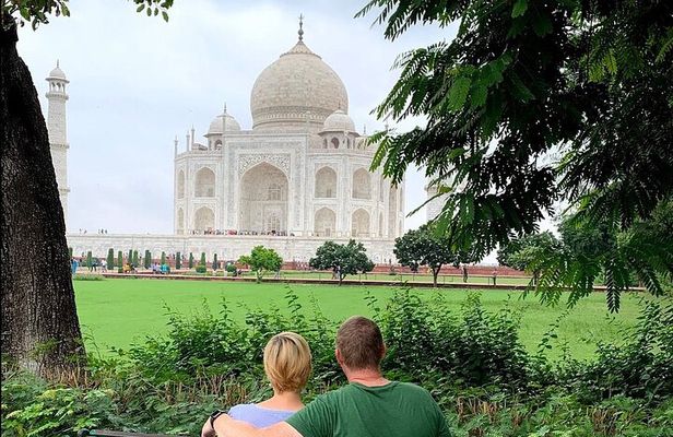 Taj Mahal and Agra Private Car Tour from Delhi with 5* Lunch