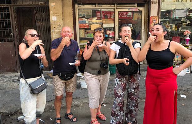 Half day Heritage Food Walk & Spice Market at Old Delhi - Premium Tour