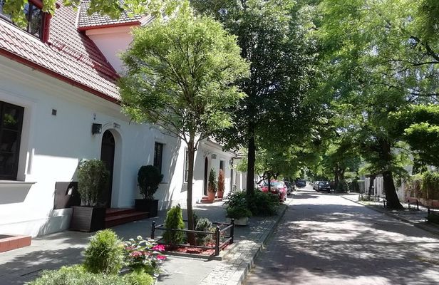 Walking Tour Through Hidden Gems of Warsaw with Hotel Pickup