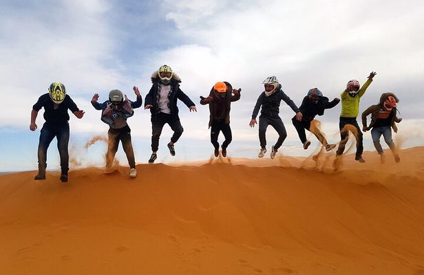 4-Day Desert Tour with 2-nights Glamping Experience: the Best for desert lovers