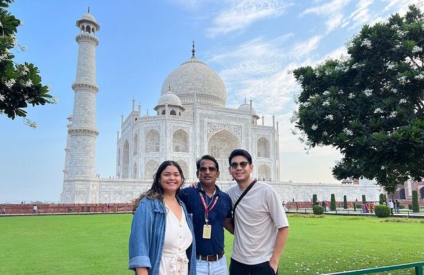 Taj Mahal & Agra Fort Sunrise Tour from Delhi with 5* Breakfast