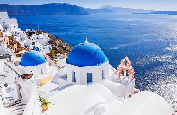 Santorini Private Tour from Athens: Sightseeing & Wine Tasting