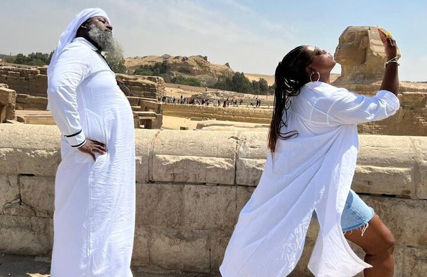 Cairo Layover Tour: Giza Pyramids, Christian Cairo Mosque & Dinner Nile Cruise