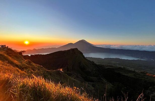Mount Batur Sunrise Trekking with Natural Hot Spring