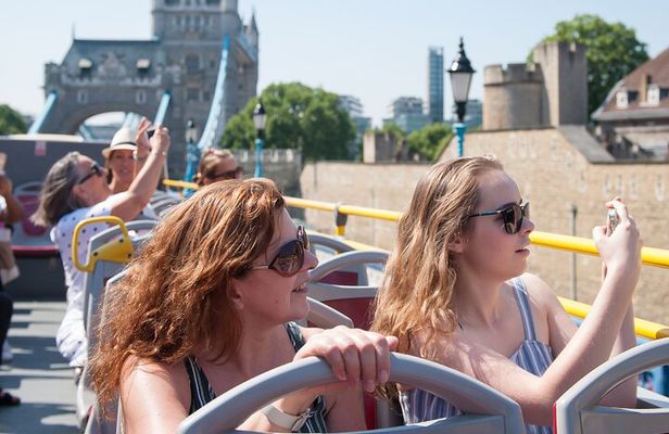 London Tootbus Hop-on Hop-off with Optional Thames Cruise 