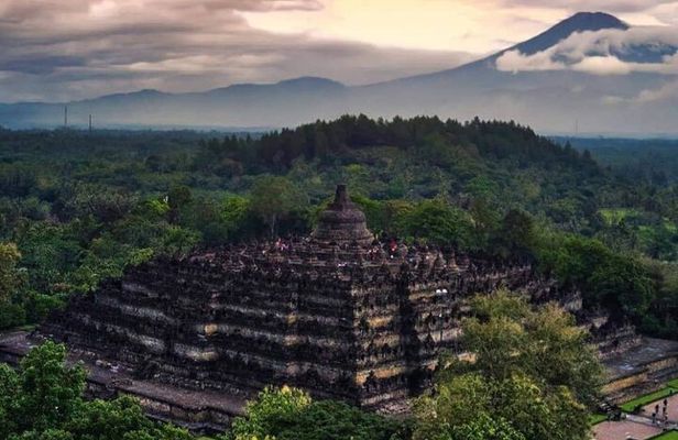 1 day tour borobudur temple,prambanan temple,plaosan temple