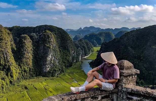 Amazing Tour - Bai Dinh - Trang An - Mua Cave 1 Day Trip