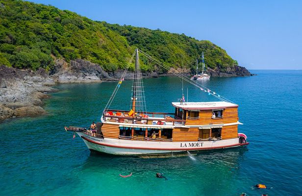 Relaxing Day with Snorkeling - Away From The Crowds