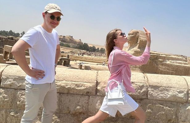 Cairo Private stop over to Giza Pyramids & sphinx, Local Market & Lunch
