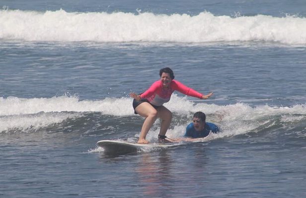 2-Hour Private Surf Lesson with Instructor in Jacó Beach