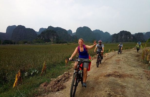 Ninh Binh Daily Tour All-Inclusive Bus, Guide, Lunch & Activities