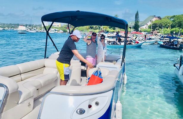 Bahia Tour, visit to the aquarium, bathing stops in San Andres.