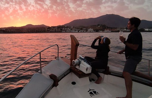 Sunset Boattrip + Tapa + Cava