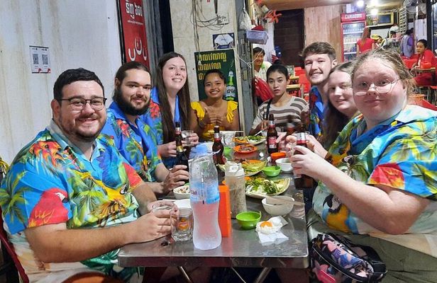 Local Food Tour Strolling with Destine