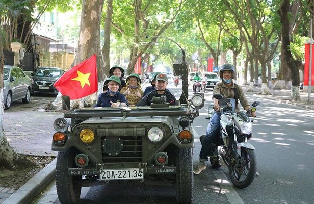 Hanoi Jeep City Tour combine Countryside Train Street, Backstreet