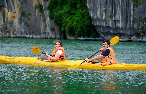 Ha Long Bay Cruise Day Tour-Cave, Kayaking,Ti top island & Lunch