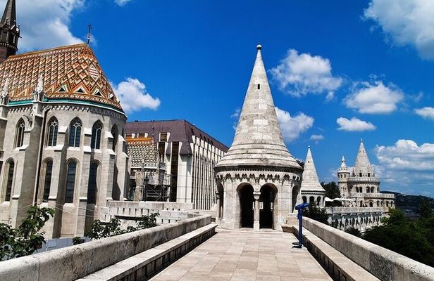 Private Buda and Pest tour by car with professional guide