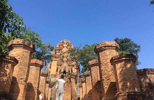Trekking Tour Nha Trang-Vuongland Travel