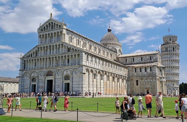 Pisa's Leaning Tower Climbing, Cathedral, Cemetery and Baptistery guided visit